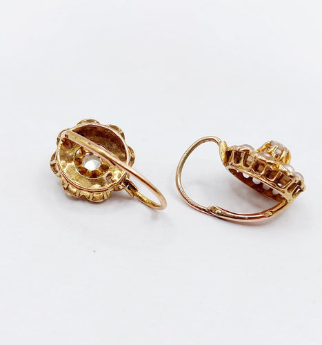 Dormeuses marguerite antiques en or rose 18k, diamants et perles 58 Facettes A07489