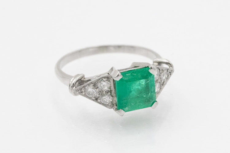 Bague 50 Bague en platine avec émeraude et diamants 58 Facettes 13449