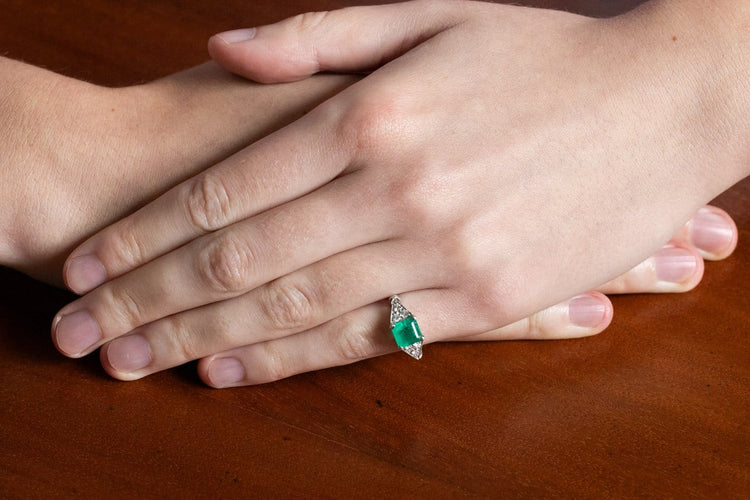 Bague 50 Bague en platine avec émeraude et diamants 58 Facettes 13449