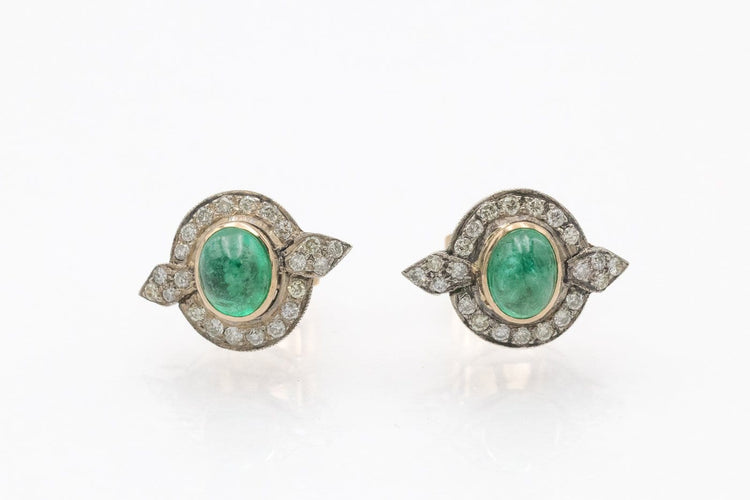 Boucles d'oreilles en or jaune avec émeraudes et diamants 58 Facettes 13448