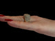 56 Bague cocktail IGI en or jaune 18 carats et saphirs verts 58 Facettes A2083
