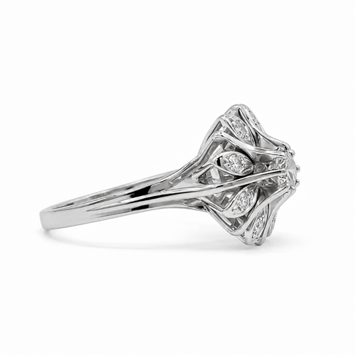 55 Bague marguerite en or blanc et diamants 58 Facettes 1.0001426/1