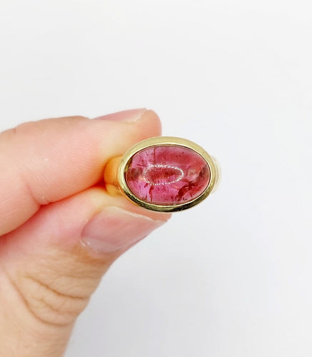 53 Bague cocktail vintage en or 18k et tourmaline cabochon 58 Facettes A07433