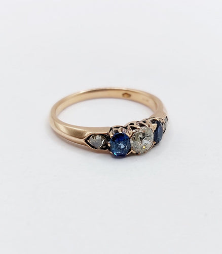54.5 Bague antique en or rose 14K, diamant taille ancienne et saphirs 58 Facettes A07419
