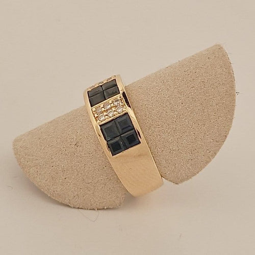 51 Bague en or jaune avec saphirs et diamants 58 Facettes 2779540