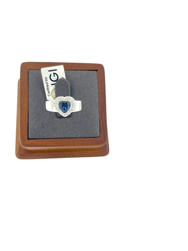 54 Bague cocktail IGI en or blanc avec saphir et diamants 58 Facettes A2092