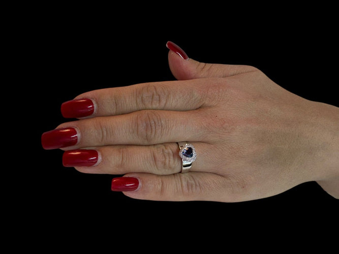 54 Bague cocktail IGI en or blanc avec saphir et diamants 58 Facettes A2092