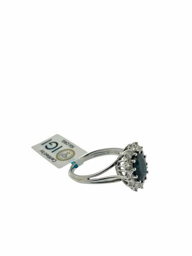 56 Bague cocktail en or blanc avec saphir et diamants 58 Facettes A2091