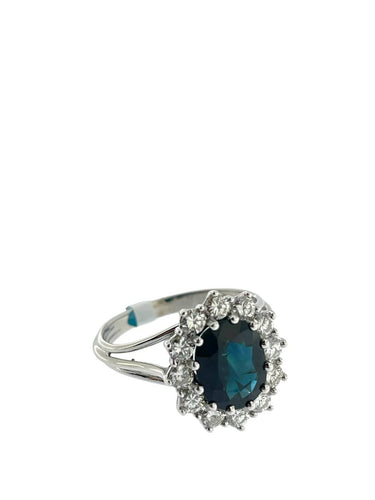 56 Bague cocktail en or blanc avec saphir et diamants 58 Facettes A2091