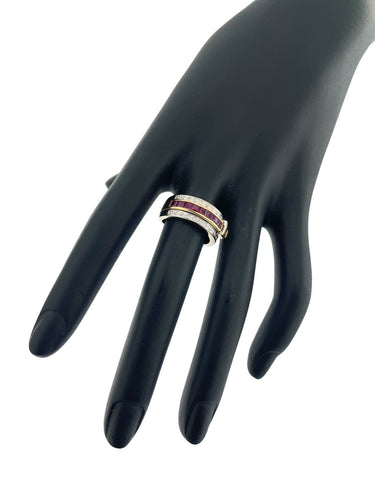 53 Guy Laroche - Bague ceinture en or jaune et blanc, diamants et rubis 58 Facettes A2095