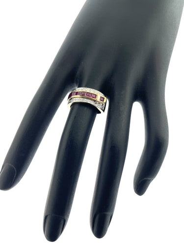 53 Guy Laroche - Bague ceinture en or jaune et blanc, diamants et rubis 58 Facettes A2095