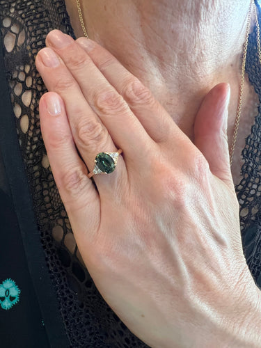 53 Bague saphir vert 2,58 carats et diamants en or rose 58 Facettes