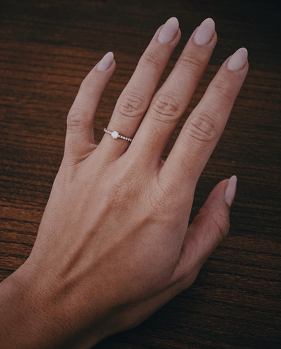 49 Cartier Étincelle - Bague solitaire en platine et diamants 58 Facettes Cartier 0.31