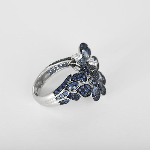 53 Boucheron Héra, Le Paon - Bague en or gris, saphirs et diamants 58 Facettes 58FC61