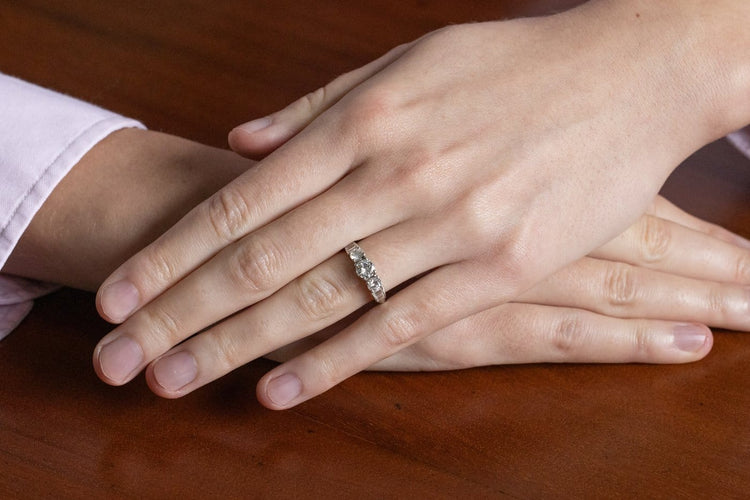 52 Bague en platine et diamants 1,30 ct 58 Facettes 13447