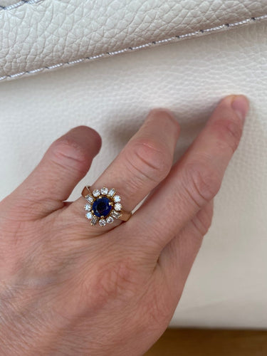 50 Bague en or jaune 18K avec saphir et diamants 58 Facettes ring