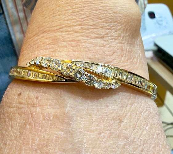 Bracelet jonc en or jaune 18 carats et diamants 58 Facettes 90952