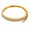 Bracelet jonc ouvrant en or jaune 18 carats et diamants 58 Facettes 90939