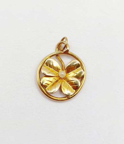 Pendentif Art nouveau en or 18k, trèfle et perle 58 Facettes A07583