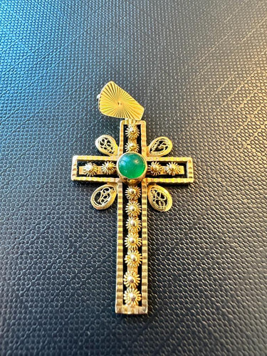 Croix portugaise Art déco - Pendentif en or jaune et émeraude 58 Facettes P1622D