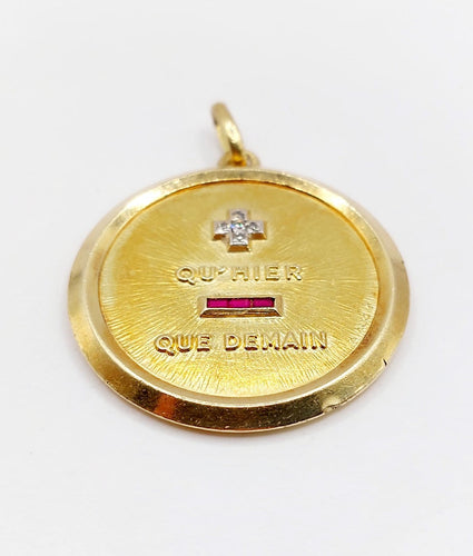 Augis - Pendentif médaille d'amour en or 18k, diamants et rubis 58 Facettes A07584