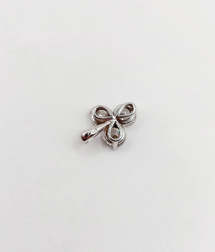 Pendentif trèfle vintage en or blanc 18k et diamants 58 Facettes A07586