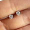 Embrace - Boucles d'oreilles solitaires en or blanc 18K et diamants 58 Facettes Earrings-002