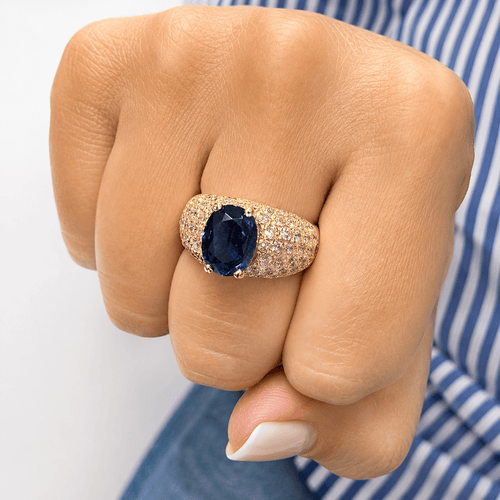 59 Bague en or jaune 18 carats, saphir ovale et diamants 58 Facettes Ss