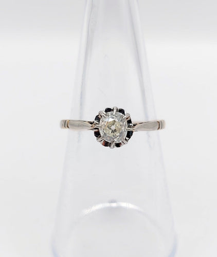 53 Bague solitaire Art déco en or 18K, platine et diamant 58 Facettes A07594