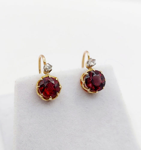 Dormeuses antiques - Boucles d'oreilles en or 18k, grenats et diamants 58 Facettes A07602