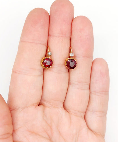Dormeuses antiques - Boucles d'oreilles en or 18k, grenats et diamants 58 Facettes A07602