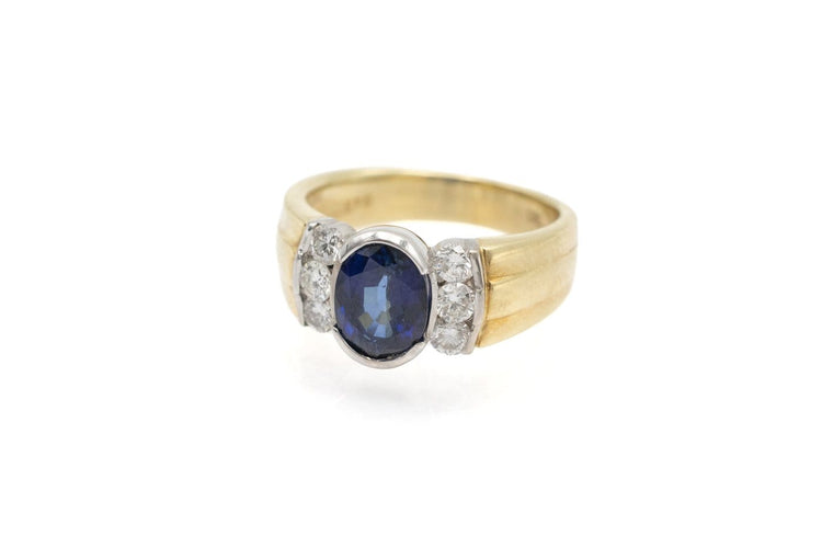 52 Bague vintage en or 14 carats, saphir ovale et diamants 58 Facettes 13499