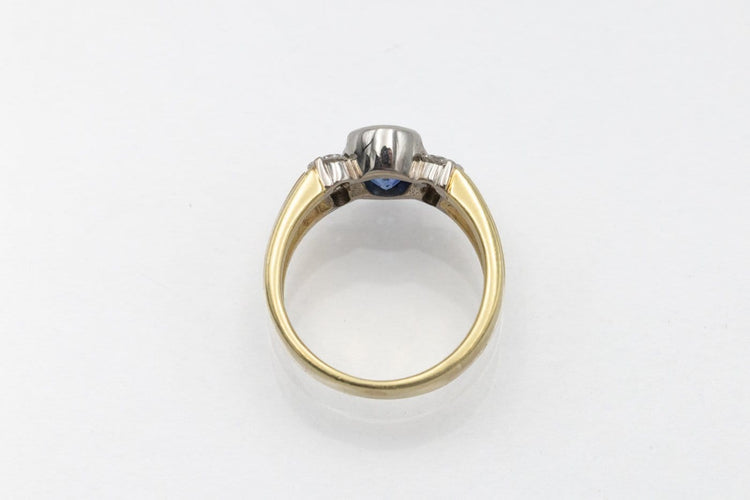 52 Bague vintage en or 14 carats, saphir ovale et diamants 58 Facettes 13499