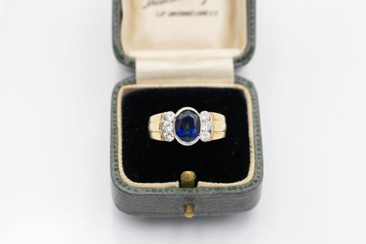 52 Bague vintage en or 14 carats, saphir ovale et diamants 58 Facettes 13499