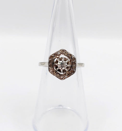 51 Art déco - Bague géométrique en or blanc, platine et diamants 58 Facettes A07610
