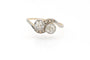 56 Toi et Moi - Bague ancienne en or jaune, platine et diamants 58 Facettes 13501