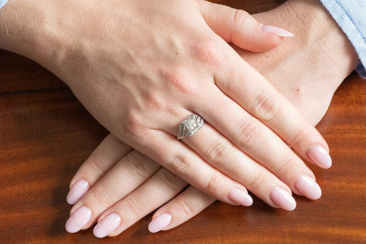 52 Art Déco - Bague en platine et diamants taille ancienne 58 Facettes 13500