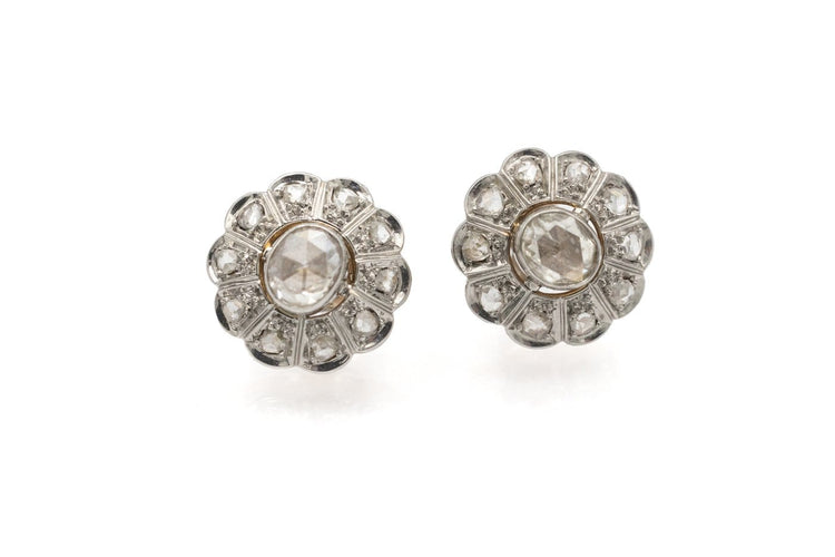 Boucles d'oreilles fleurs en or jaune, platine et diamants 58 Facettes 13502
