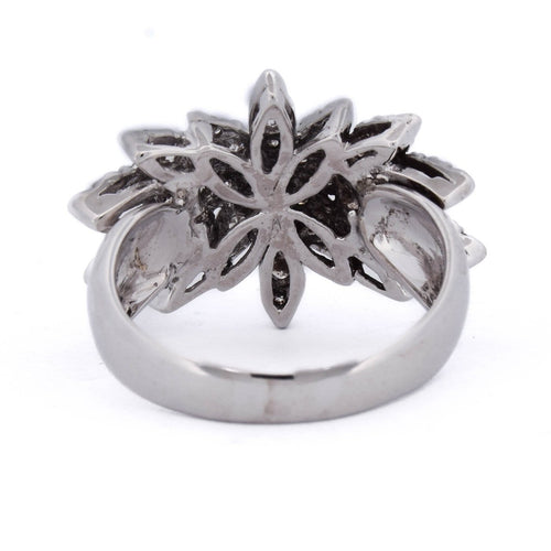 54 Bague florale en or blanc 18 kt et diamants 58 Facettes AN697 '(0769)
