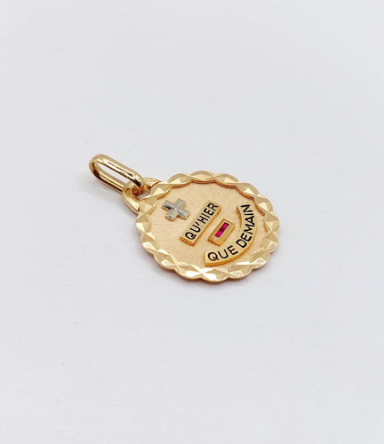 Augis - Pendentif médaille d’amour en or rose 18k et rubis 58 Facettes A07615