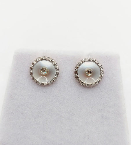 Boutons de col Art déco en or 18k, platine, nacre et diamant 58 Facettes A07621