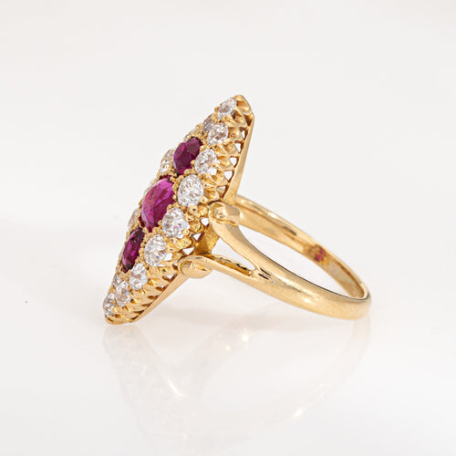 Bague 52 Bague navette victorienne antique en or jaune 18k, rubis de Birmanie et diamants 58 Facettes G13947