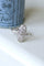 62 Bague marquise ancienne en or blanc et diamants 58 Facettes