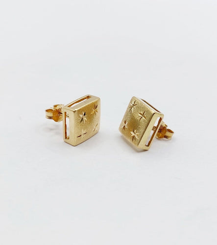 Puces d'oreilles vintage en or 18K à étoiles ciselées 58 Facettes A07633