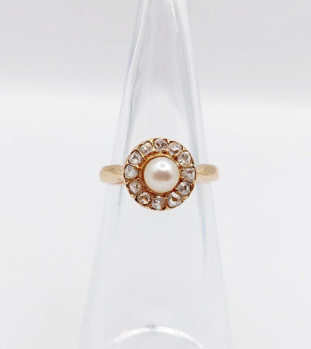 46 Bague marguerite antique en or rose 18K, perle et diamants 58 Facettes A07642