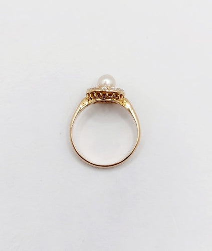 46 Bague marguerite antique en or rose 18K, perle et diamants 58 Facettes A07642