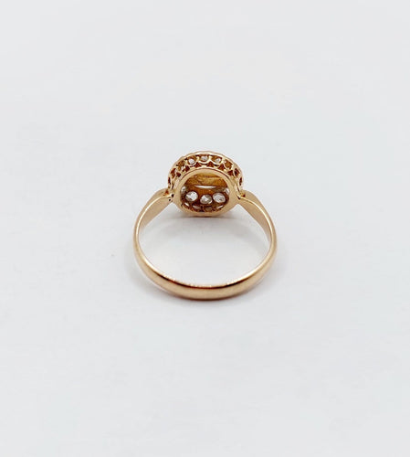 46 Bague marguerite antique en or rose 18K, perle et diamants 58 Facettes A07642
