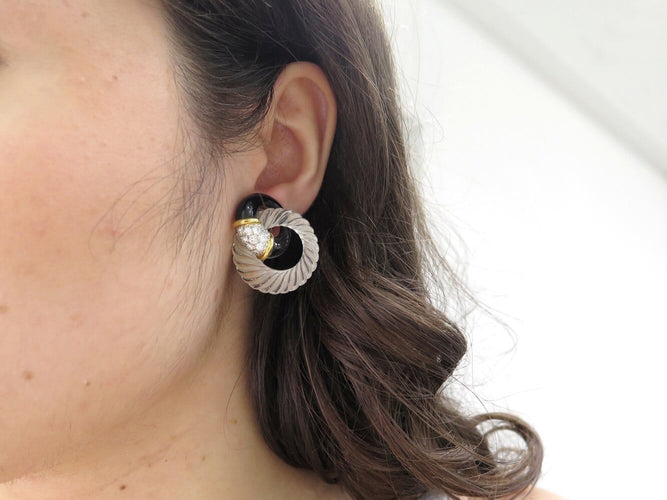 Boucheron - Boucles d'oreilles en or jaune, onyx, cristal de roche et diamants 58 Facettes 275837