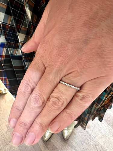 Bague 50.5 Alliance demi-tour diamants 0,23 carat en or gris 18 carats 58 Facettes BD69