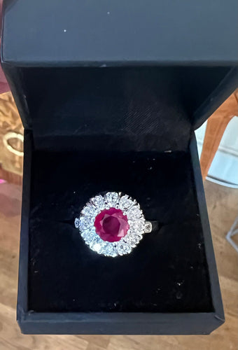 Bague 57 Bague marguerite en platine et or gris avec rubis birman et diamants 58 Facettes BRU55